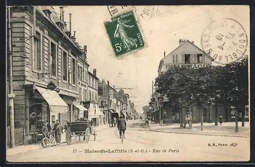 AK Maisons-Laffitte, Rue de Paris animée avec voitures et passants