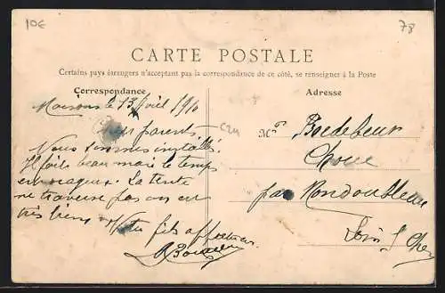 AK Maisons-Laffitte, Rue de Paris animée avec voitures et passants