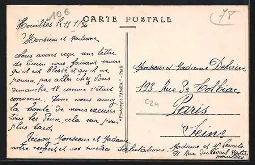 AK Houilles, Avenue de la Gare avec commerces et voiture d`époque