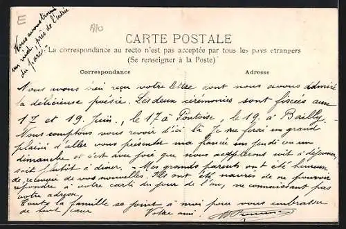 AK Bourdonne, La Place avec vue sur l`église et les bâtiments environnants