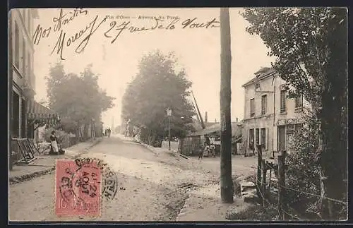 AK Fin d`Oise, Avenue du Pont avec vue sur des bâtiments et arbres