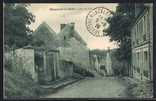 AK Montalet-le-Bois, Rue de l`Église animée avec maisons anciennes