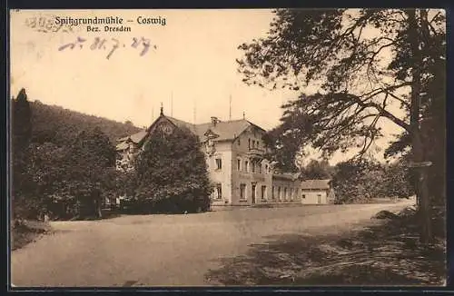 AK Coswig /Dresden, Restaurant Spitzgrundmühle Th. Krille mit Vorplatz