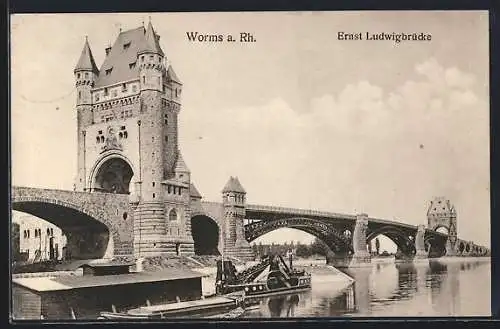 AK Worms a. Rh., Flusspartie mit Ernst Ludwigbrücke