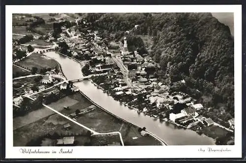 AK Wolfratshausen im Isartal, Flusspartie mit Blick auf den Ortskern, Fliegeraufnahme