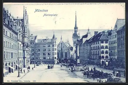 AK München, Marienplatz mit Denkmal