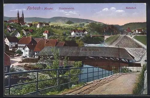 AK Forbach i. Murgtal, Totalansicht, Alte Brücke, Bahnhof