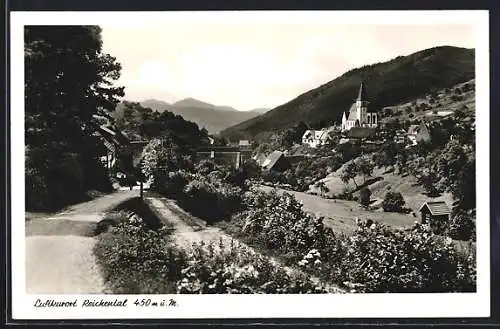 AK Reichental, Teilansicht mit Kirche und Strassenpartie