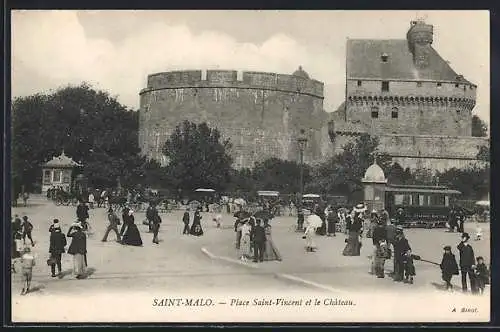 AK Saint-Malo, Place Saint-Vincent et le Château, Strassenbahn