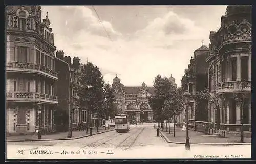 AK Cambrai, Avenue de la Gare, Strassenbahn