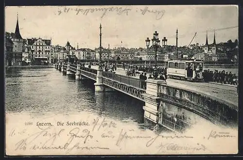 AK Luzern, Strassenbahn passiert die Seebrücke