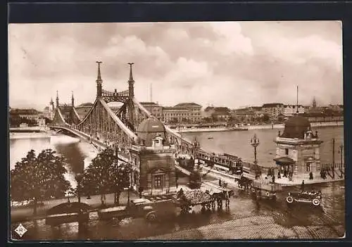 AK Budapest, Franz Joseph Brücke mit Strassenbahn