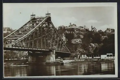 AK Dresden-Weisser Hirsch, Uferpartie mit Brücke