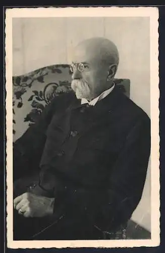 AK Portrait von Präsident Masaryk (TGM) im Sessel