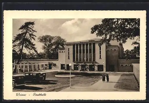 AK Weimar / Thüringen, Stadthalle mit Vorplatz aus der Vogelschau