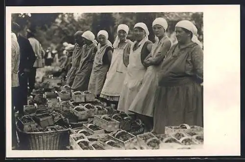 AK Staufenberg / Murgtal, Verkäuferinnen auf dem Erdbeermarkt 1937