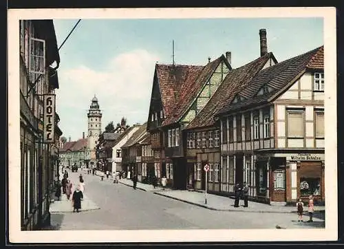 AK Salzwedel, Neuperver Strasse mit Rathausturm