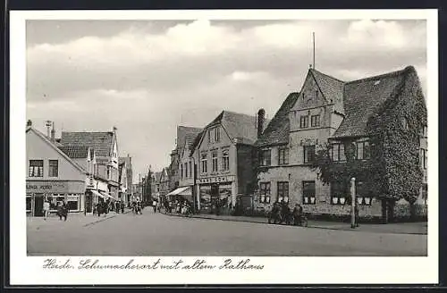 AK Heide / Holstein, Schumacherort mit Geschäften und altem Rathaus