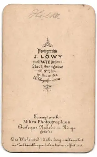 Fotografie J. Löwy, Wien, junge Schauspielerin Marie Hilcke im schulterfreien Kleid