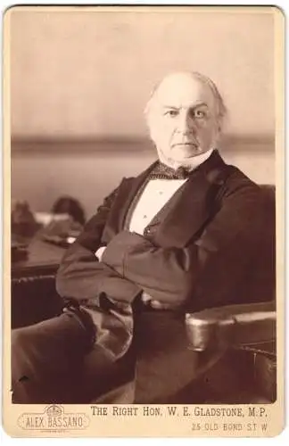 Fotografie Alex. Bassano, London, Portrait William Ewart Gladstone, britischer Premierminister