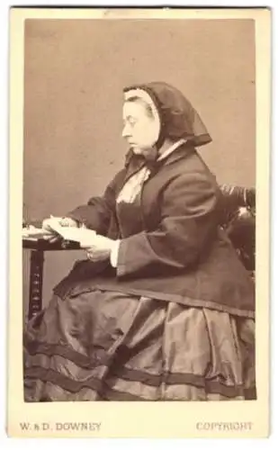 Fotografie W. & D. Downey, Newcastle upon Tyne, Queen Victoria von Grossbritannien, Königin von England