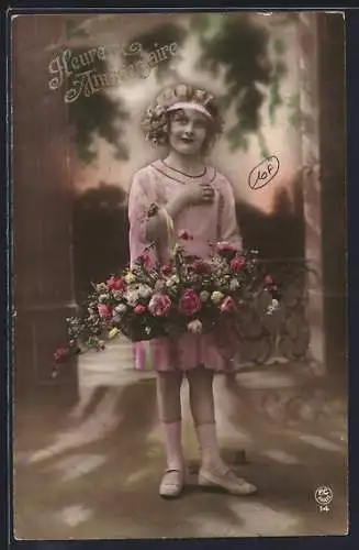 Foto-AK P. C. Paris: Mädchen mit einem Blumenkorb, Geburtstagsgruss