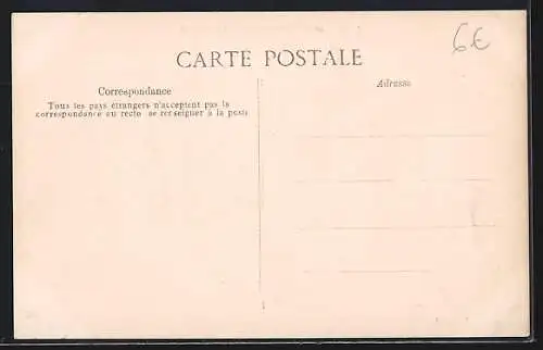 AK Courson-Monteloup, Château imposant avec jardin à l`avant