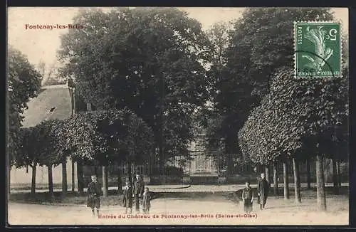 AK Fontenay-les-Briis, Entrée du Château de Fontenay-lès-Briis (Seine-et-Oise)