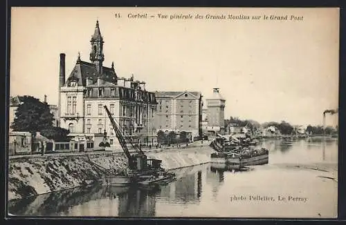 AK Corbeil, Vue générale des Grands Moulins sur le Grand Pont