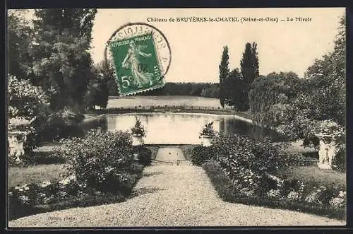 AK Bruyères-le-Châtel, Le Miroir du Château et son Jardin