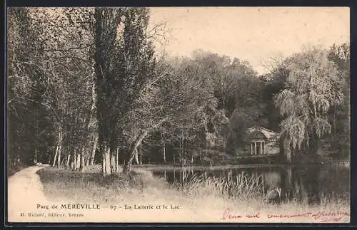 AK Méréville, La Laiterie et le Lac dans le parc