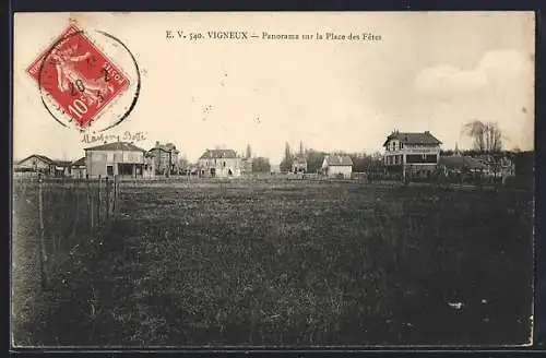 AK Vigneux, Panorama sur la Place des Fêtes