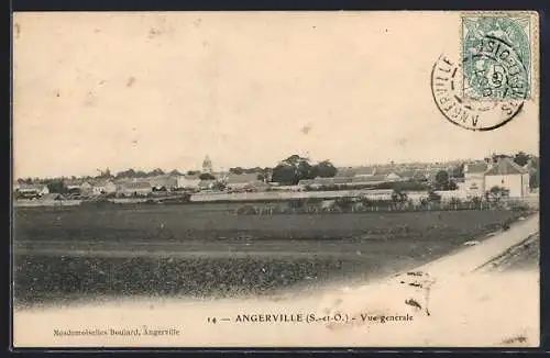 AK Angerville, Vue générale du village