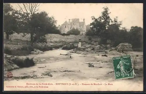 AK Boutigny, Hameau de Marchais, La Mare avec vue sur les maisons et la nature environnante