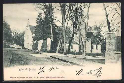 AK Juvisy, Vue de l`église et de la rue bordée d`arbres