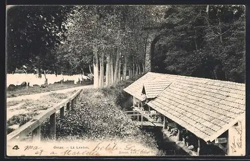 AK Orsay, Le Lavoir entouré d`arbres et d`un chemin en bordure