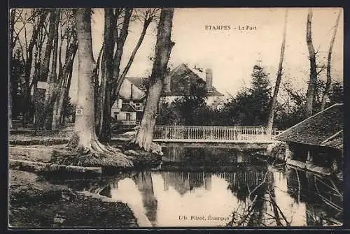 AK Étampes, Le Port avec arbres et rivière paisible