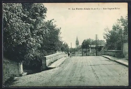 AK La Ferté-Alais, Rue Eugène-Millet avec vue sur l`église au fond