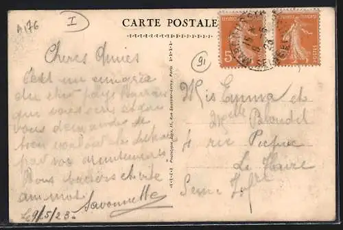 AK Marcoussis, Cour intérieure de La Ronce avec groupe d`enfants et d`adultes