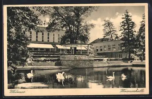 AK Weimar / Thüringen, Weimarhalle mit Teich