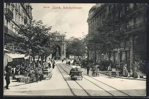 AK Zürich, Karren, Stände und Kunden in der Bahnhofstrasse