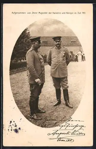 AK Kaiser Wilhelm II. mit Orden und Uniform, nebst Paul von Hindenburg in Uniform mit Zigarette