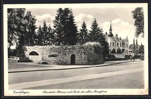 AK Gardelegen, Stendaler-Strasse mit Rest des alten Burgtores