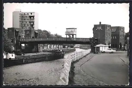 Foto-AK Oldenburg / O., Schiff an der Cäcilienbrücke