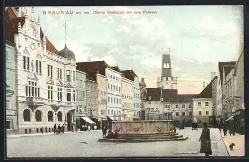 AK Braunau am Inn, Oberer Stadtplatz mit dem Rathaus