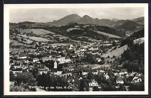 AK Waidhofen an der Ybbs, Teilansicht mit Bergen