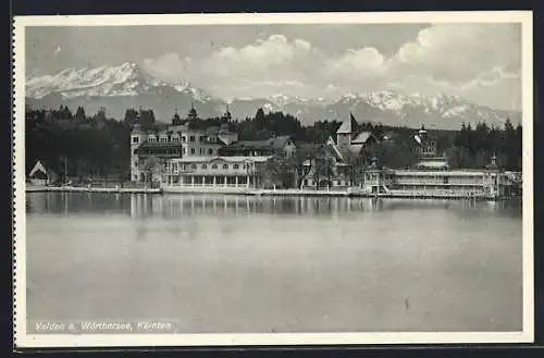 AK Velden am Wörthersee, Ortsansicht mit dem Schloss gegen die Berge