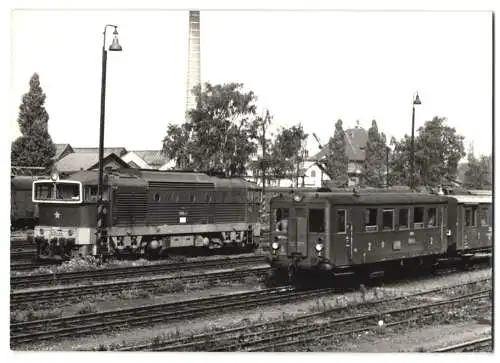 Fotografie Eisenbahn CSD - Ceskoslovenské státní dráhy, Schnellzug-Triebwagen T478.3040 & Triebwagen M131