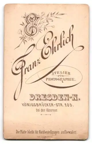 Fotografie Franz Ehrlich, Dresden, sächsischer Kürassier in Uniform mit Epauletten