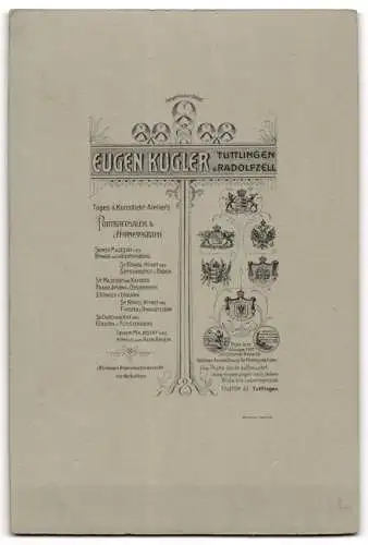 Fotografie E. Kugler, Tuttlingen, Familienporträt mit Blumenstrauss